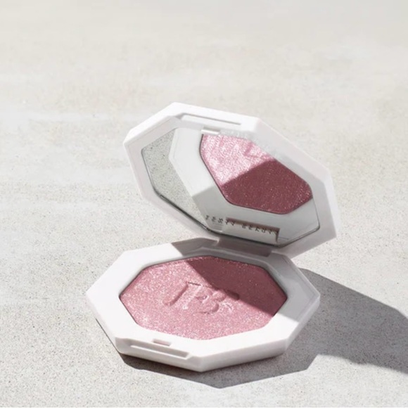 FENTY MINIS BUNDLE HIGHLIGHTER CONCEALERS & LIPSTICK and MAKE UP BAG - Picture 16 of 16